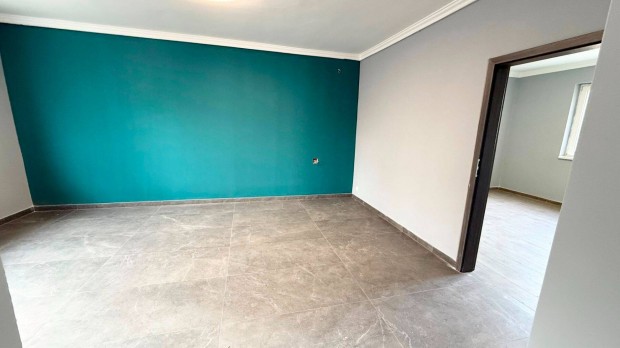 Kor�nyi kertv�rosban 2 szoba nappalis lak�s gar�zzsal elad�