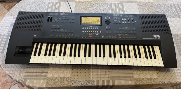 Korg Is35 szintetiztor