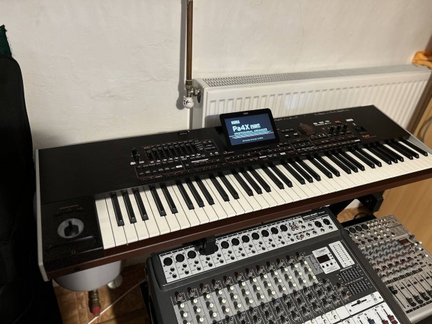 Korg PA4X szintetiztor