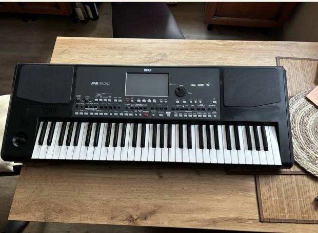 Korg PA600 szintetiztor