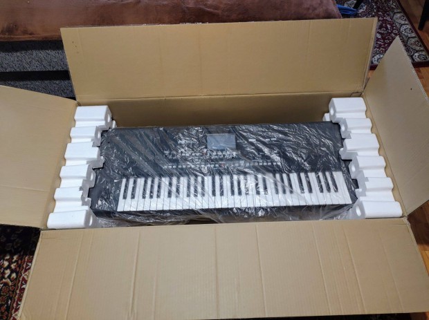 Korg Pa300 szintetiztor