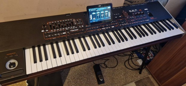 Korg Pa4x pro (rengeteg tartozkkal) 