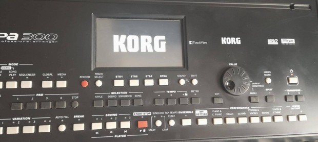 Korg Pa 300 Szintetiztor