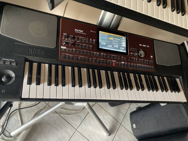 Korg Pa 700 Hdmi szintetizátor nagyon jó állapotban
