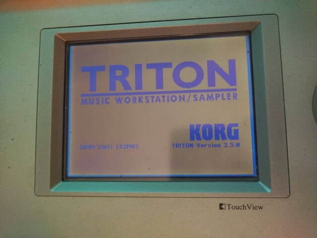 Korg Triton szintetiztor elad