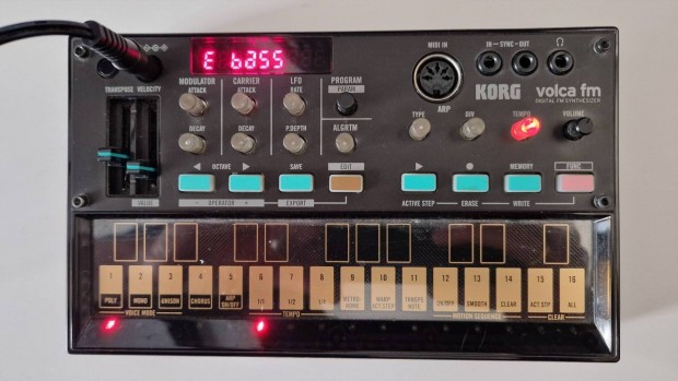 Korg Volca FM + adapter