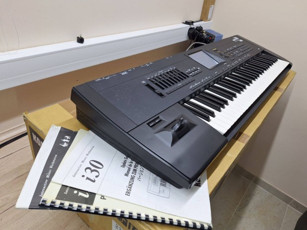 Korg i30 HD gyri dobozban H3162