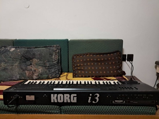 Korg 3 japn szintetiztor alkatrszrba elad!