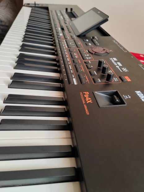 Korg pa 4x szintetizator