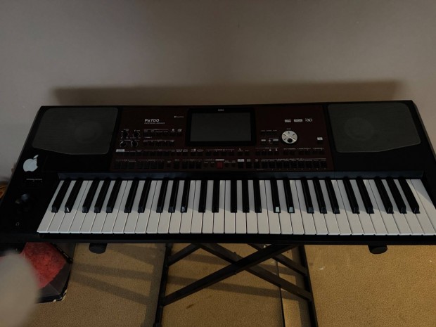 Korg pa 700 zongora