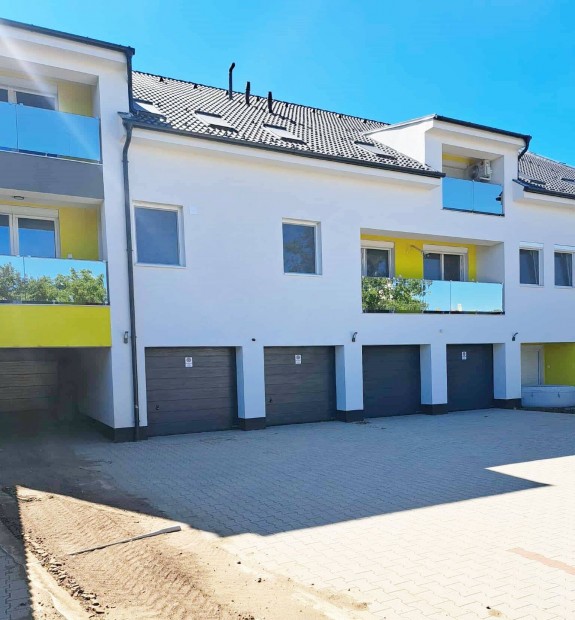 Kórház közelében igényes modern lakás Kiadó!