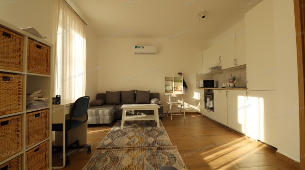 Krhz mellett Apartman laks december 1-tl kiad