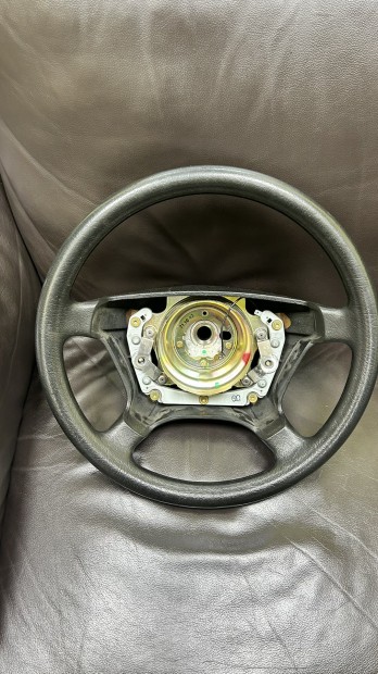 Kormny 124-201 jszer elad