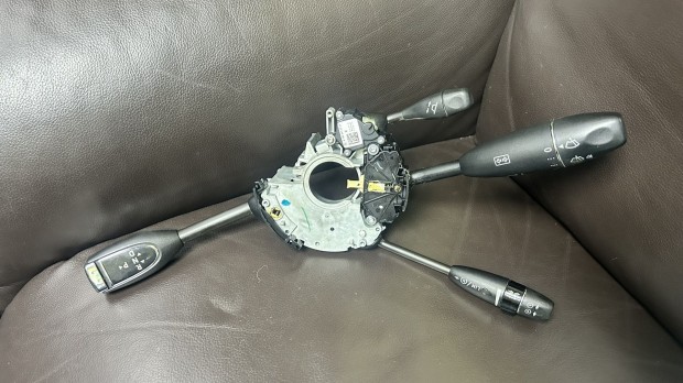 Korm�nykapcsol� +el�v�laszt�kar w221 A2215404801 elad�