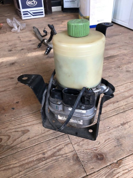 Korm�nym� vw polo skoda fabia 6q0 423 371 trw