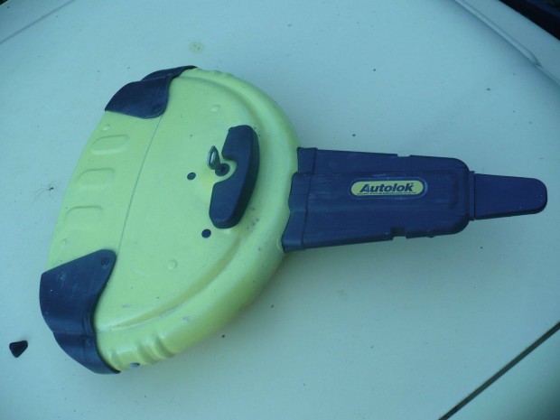 Kormnyzr Autolok mrkj elad