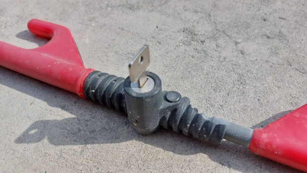 Korm�nyz�r elad�