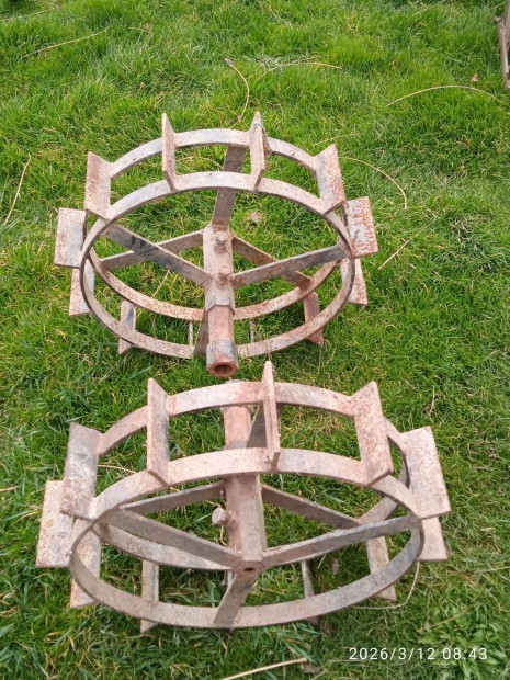 K�rm�s ker�k kistraktorhoz