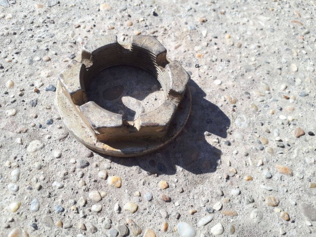 Koron�s anya elad�