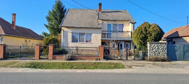 Koronc� Gy�ri �t 