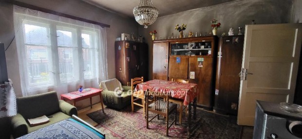 Koronc�i elad� 48 nm-es h�z