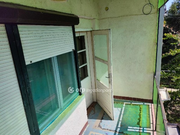 K�r�slad�nyi 87 nm-es lak�s elad�