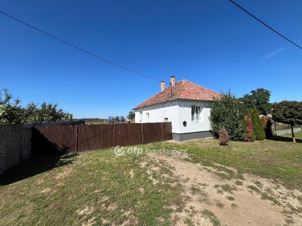 K�r�sszegap�tii elad� 60 nm-es h�z