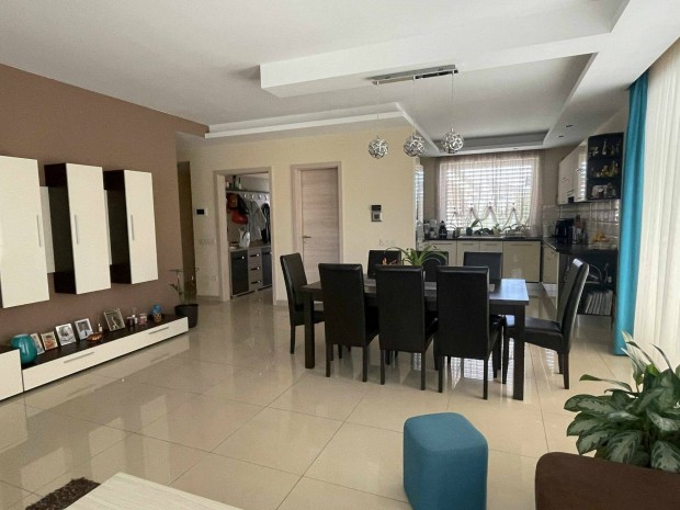 Korszer� passz�vh�z v�rja �j tulajdonos�t Oroson! 12716