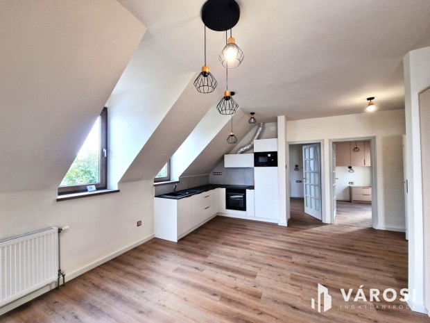 Korszer�s�tett Pr�mium Ingatlan, �ZLET+2LAK�S