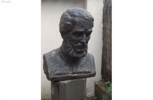 Kossuth Lajos mellszobor 65cm k bronz ozott kztri parkba szobor