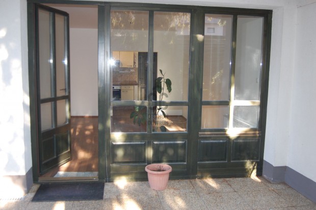 K�szeg egyik kedvelt lak�parkj�ban kertkapcsolatos   2 szob�s lak�s el