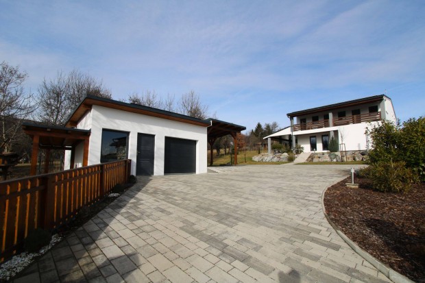 K�szegen, pr�mium min�s�g� ac�lv�zas technol�gi�val �p�lt csal�di h�z