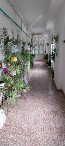 Kőszegen eladó 49 m2-es, 2 szobás, első emeleti tégla lakás.