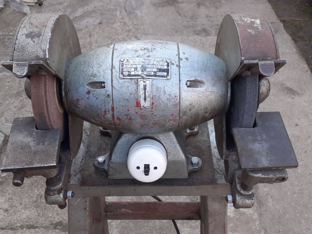 K�sz�r� k�sz�r�g�p