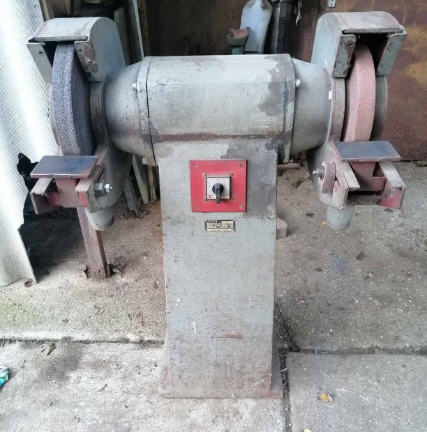 K�sz�r� k�sz�r�g�p