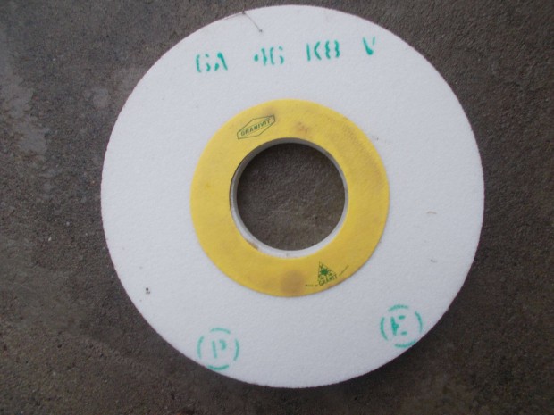 Köszörűkő 250x32x76 mm-es, fehér, 46-os szemcsével, hazai