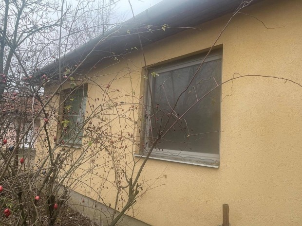 Kótaj központjához közel családi ház eladó!