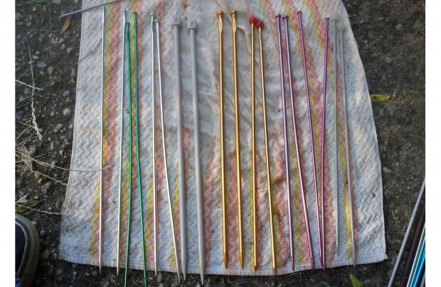 Ktt s horgolt klnbz mretekben