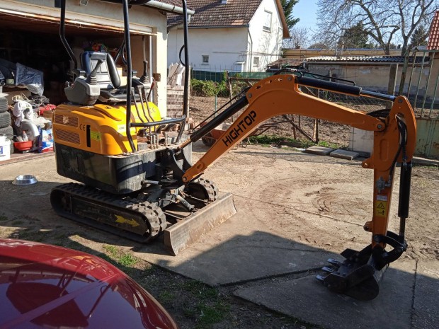 Kotró minikotró árokásó markoló 3 hengeres HT-20