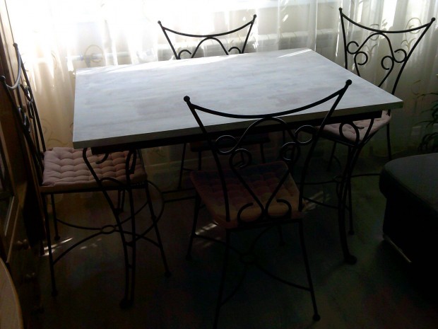 Kov�csoltvas �tkez� garnit�ra