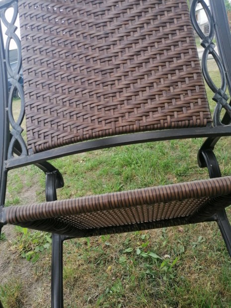 Kovácsoltvas jellegű alumínium rattan székek 4db