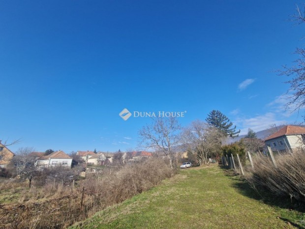 K�v�g�sz�l�si elad� 1508 nm-es telek