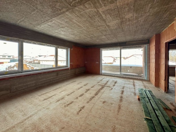 Koz�rmislenyi 165 nm-es lak�s elad�