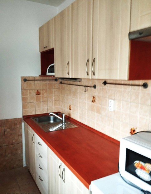 K�zel a belv�roshoz 2 szoba+hall