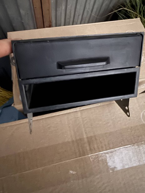 Kzp konzol mszerfal rdi tart Toyota Dyna