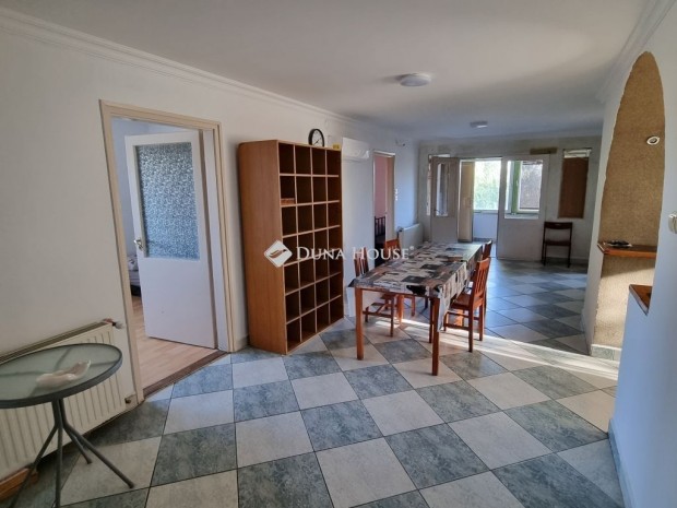 K�zpontban l�v� t�bbgener�ci�s otthon