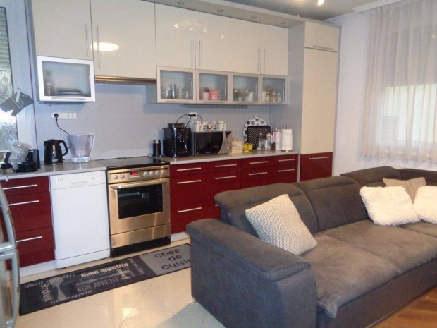 K�zponti Nappali+2Szob�s T�glalak�s Elad� !