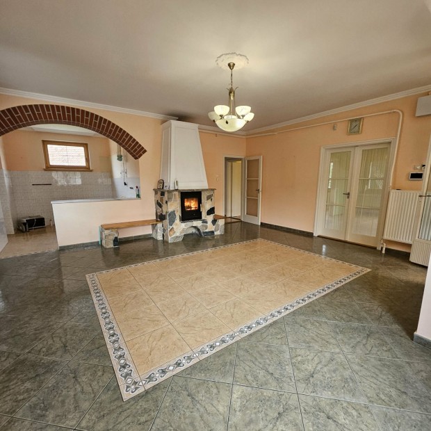 K�zponti elhelyezked�s, nyugodt otthon Kunszentmikl�son  sokoldal�