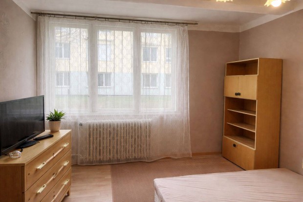 K�zponti helyen, parkos k�rnyezetben !