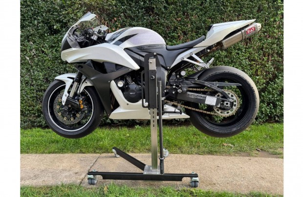 Központi motoremelő